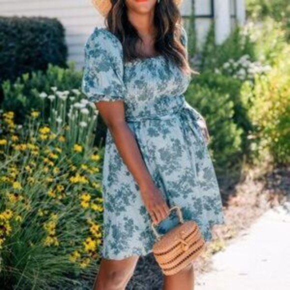 Gal meets glam floral dress/Shiloh - Picture 3 of 9